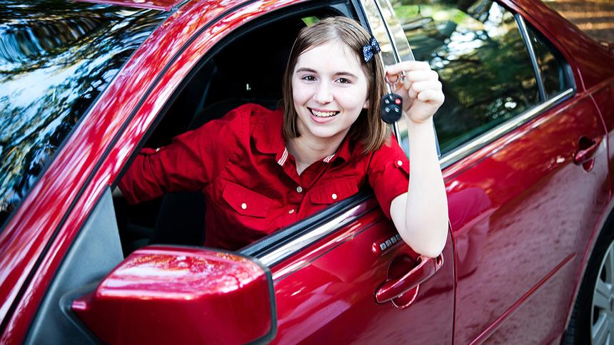 Идея депутатов выдавать права с 16 лет подверглась резкой критике