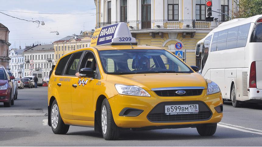 Тысячи петербургских таксистов оставят без работы