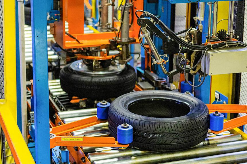 Российские заводы сократили объём выпуска шин