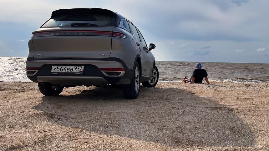 Бархатный сезон: можно ли съездить на море дёшево?