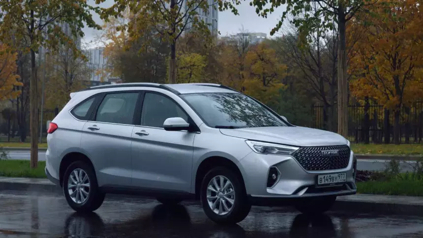 Lada Vesta против «китайцев»: каких «бюджетников» выбирают россияне