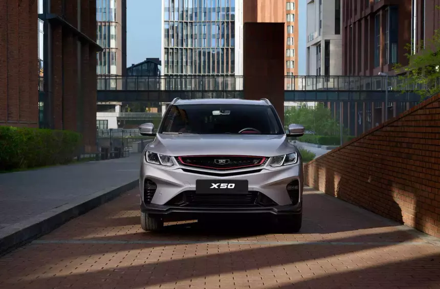 Lada Vesta против «китайцев»: каких «бюджетников» выбирают россияне