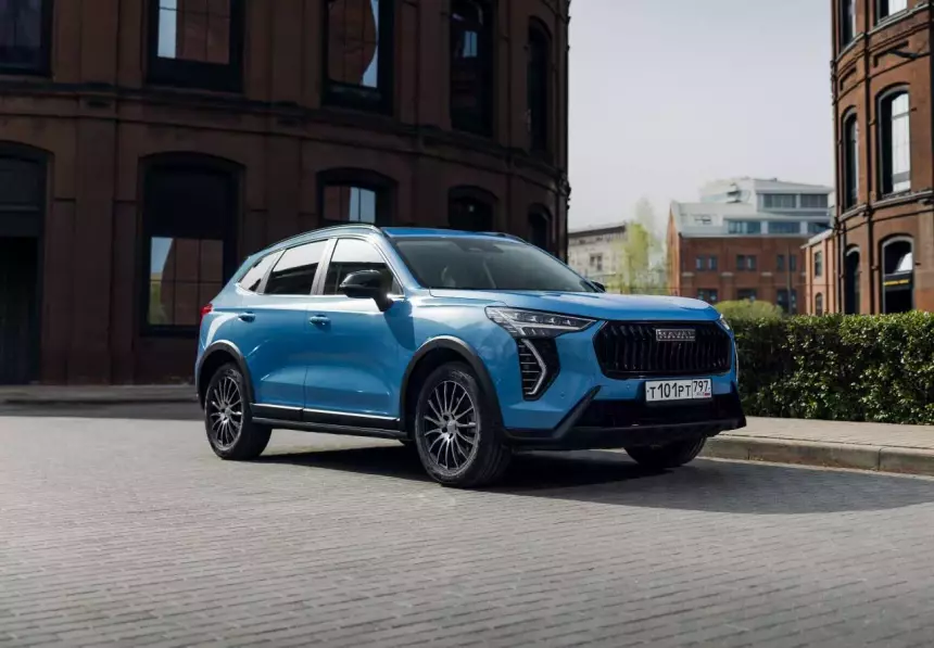 Lada Vesta против «китайцев»: каких «бюджетников» выбирают россияне