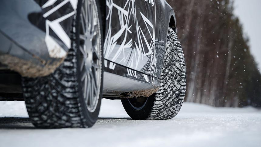 Шипованные, фрикционные или всесезонные: какие зимние шины выбрать