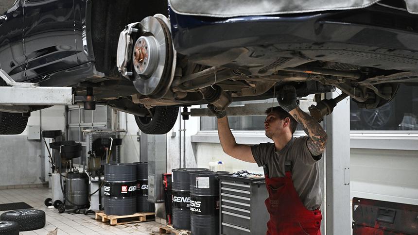 Страховщики хотят доплачивать россиянам за ремонт машин по ОСАГО