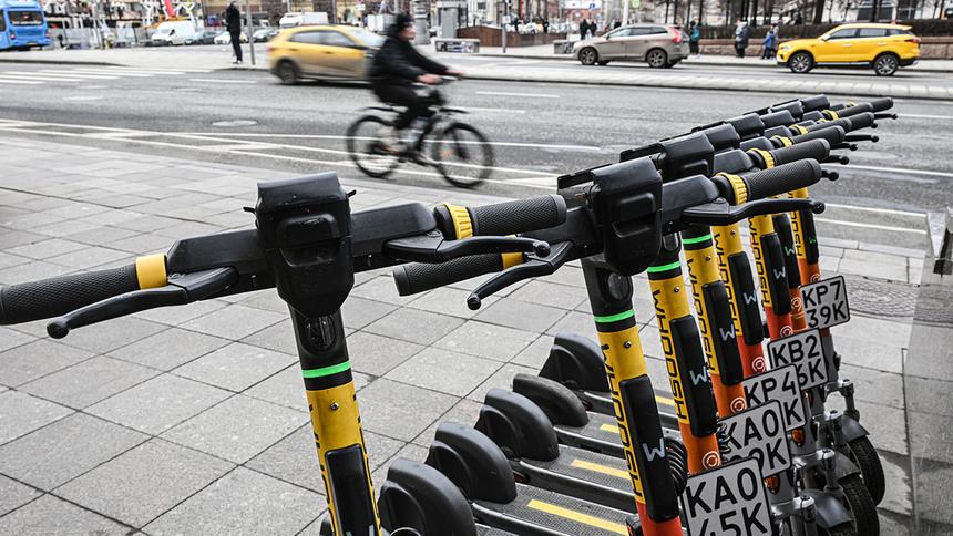В России хотят ввести транспортный налог на самокаты
