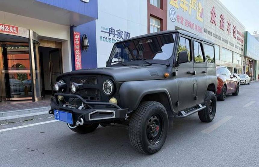 В Китае продают УАЗ «Хантер» по цене трёх новых машин