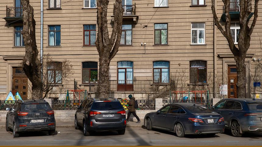 Минтранс намерен узаконить право на бесплатную парковку у дома