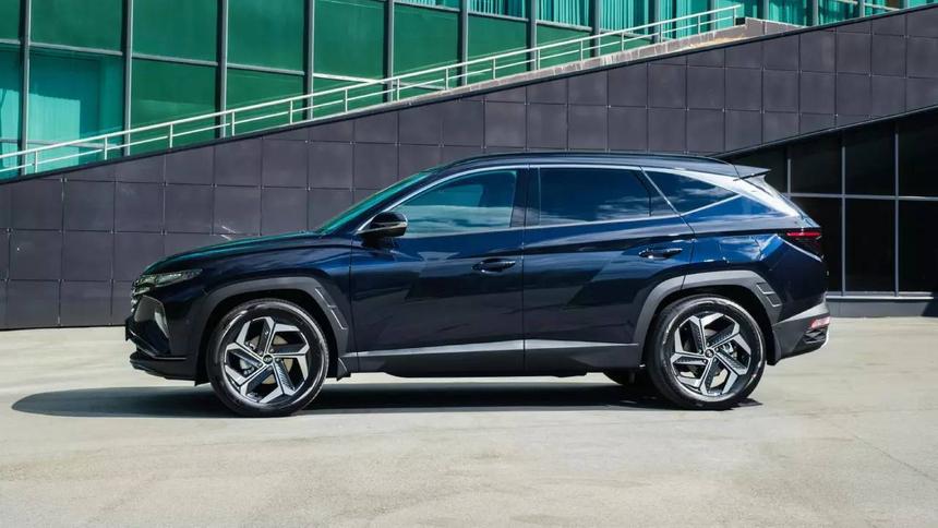 Россиянам перечислили кроссоверы, которым не страшен новый утильсбор