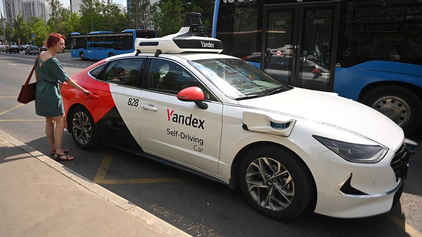 Названы сроки появления автономных такси в городах России