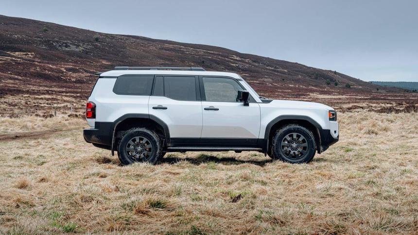 Перед повышением утильсбора на Дальнем Востоке раскупают «Ленд Круизеры»