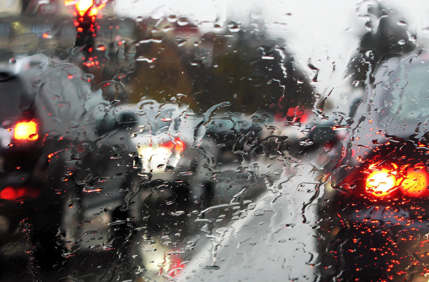 Езда в дождь: шесть простых советов для водителей