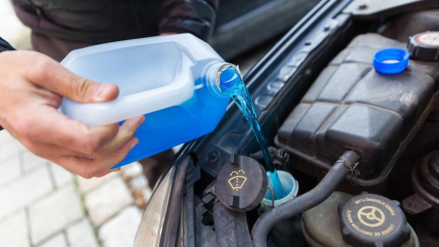 Как выбрать незамерзайку: выявлены особенности разных видов жидкостей