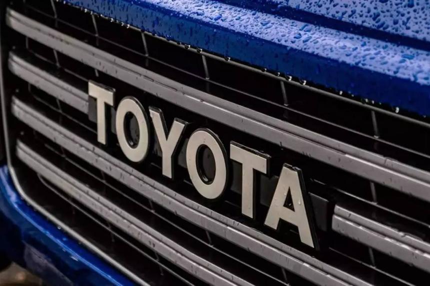 Toyota снова в лидерах в России, и вот почему