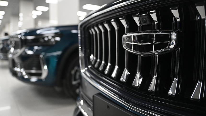 Geely прокомментировал проблемы с двигателями на своих моделях в России