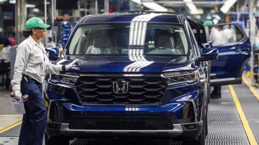 Салоны Toyota и Honda будут состоять из яичной скорлупы и ракушек