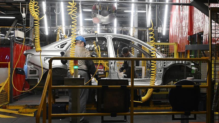В России сократился выпуск автомобилей