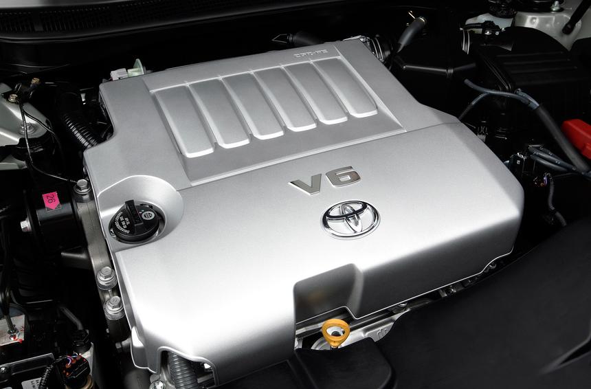 Надёжная, но бесит: почему Toyota Camry — машина не для каждого