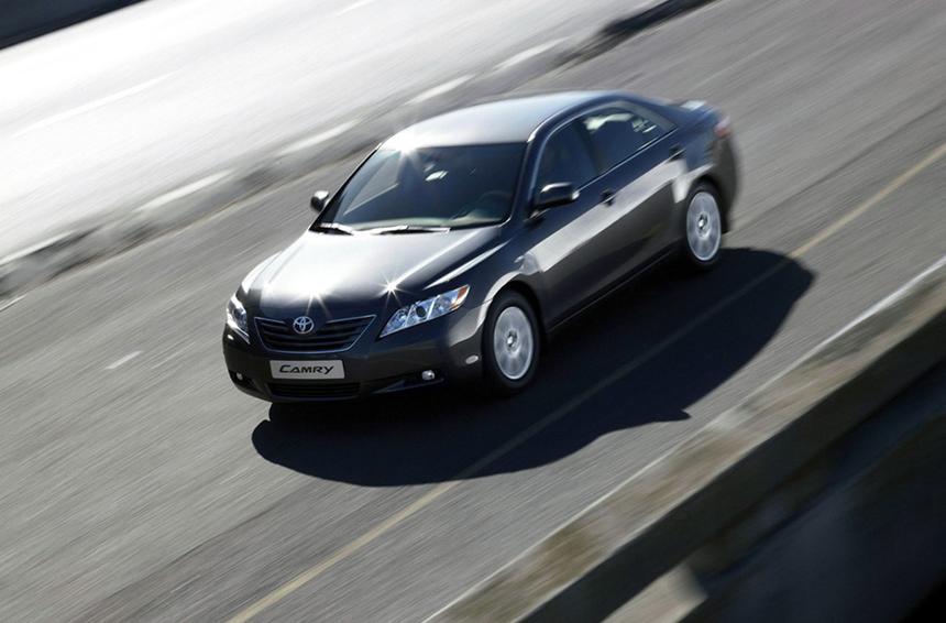 Надёжная, но бесит: почему Toyota Camry — машина не для каждого