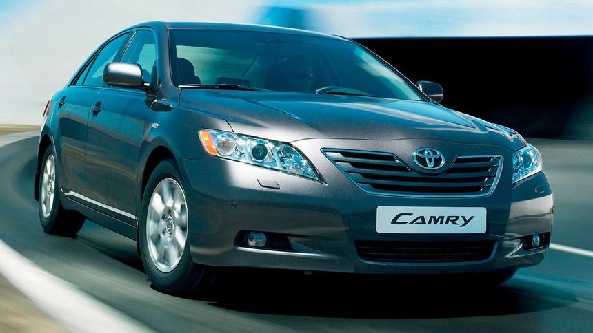 Надёжная, но бесит: почему Toyota Camry — машина не для каждого