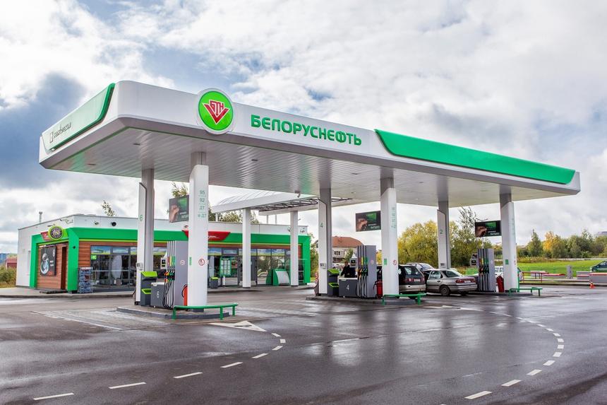 Лукашенко поручил решить проблему очередей на АЗС