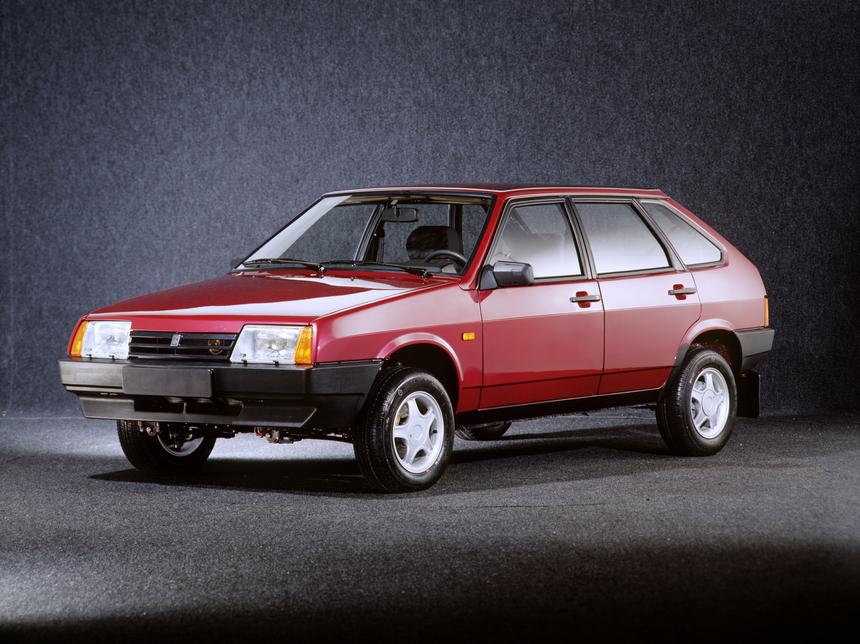 Олдскулы свело: сколько стоили отечественные автомобили 25 лет назад