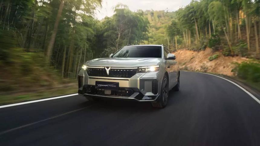 Российские автомобилисты определили, какие марки считаются премиальными