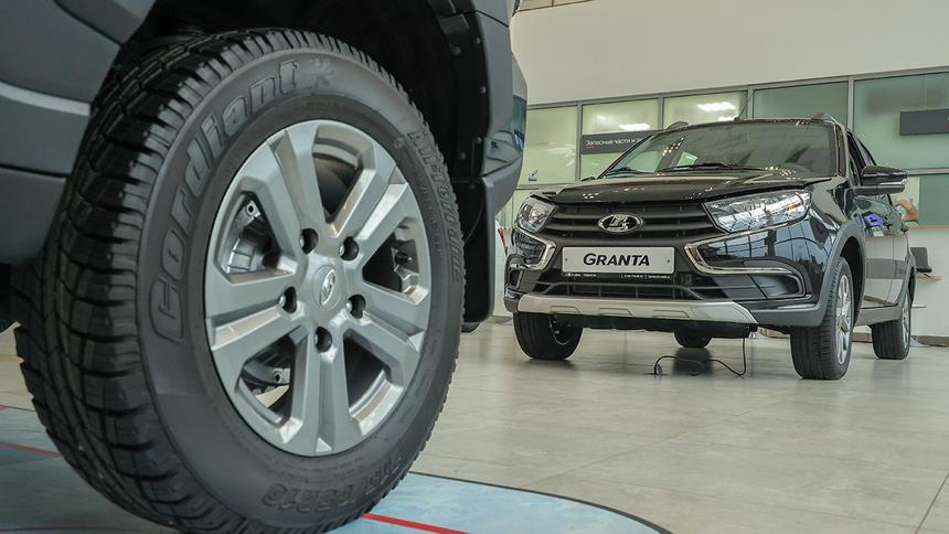 Россияне ажиотажно скупают подержанные Lada Granta в кредит