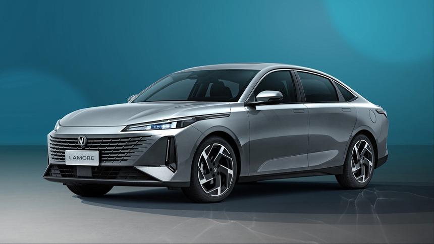 В России стильный седан Changan Lamore назовут по-новому
