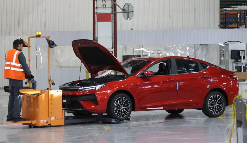 Стали известны цены на «Москвич 6» 2026 года