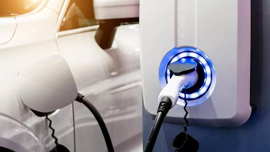 Британских владельцев электрокаров могут обложить налогом за пробег