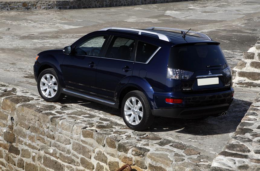 Громкий и жёсткий: почему не стоит брать Mitsubishi Outlander XL