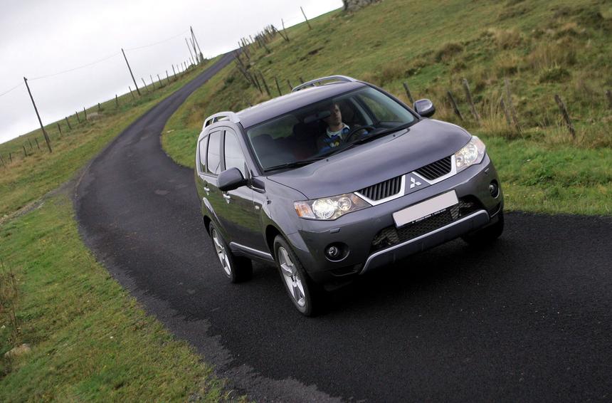Громкий и жёсткий: почему не стоит брать Mitsubishi Outlander XL