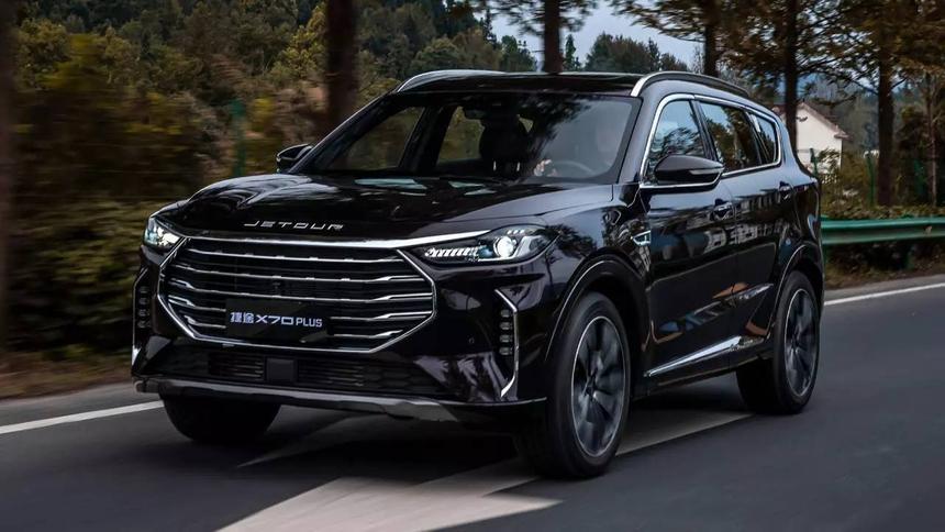 В России изменились цены на кроссоверы Jetour