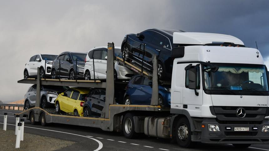 Власти Казахстана опровергли скопление автовозов на границе с Россией