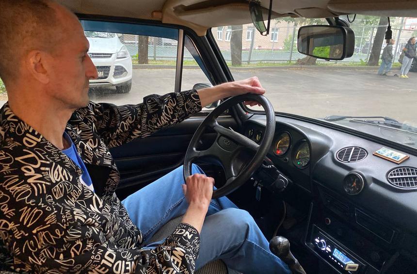 «У меня в машине маленький гараж»: история Матвея, который отказался от автосервисов