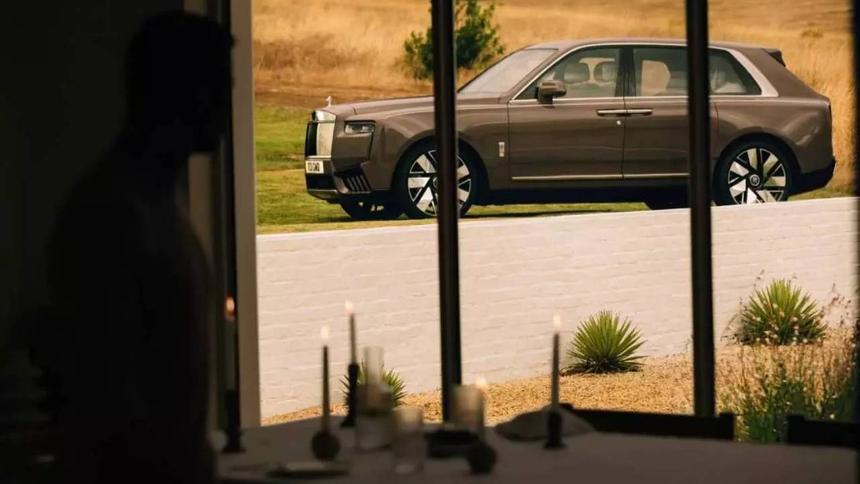 Российские миллионеры в этом году не скупятся на люксовые машины