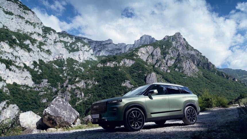 Китайские кроссоверы покорили Британию: они продаются и в России