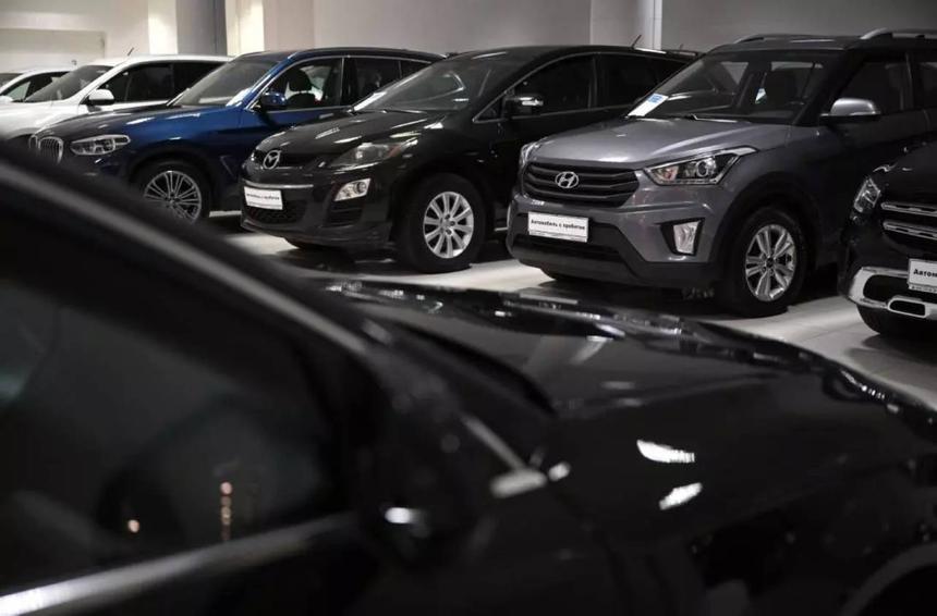 С 2026 года дилеры начнут платить за выписки из автореестра