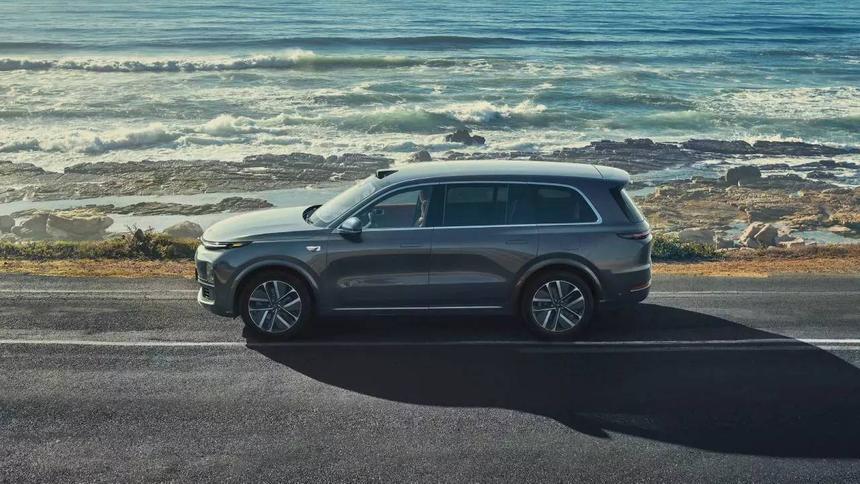 Среди российских автолюбителей растёт спрос на подержанные гибриды