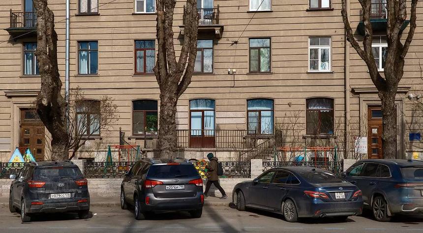 Платную парковку у жилых домов могут запретить на федеральном уровне