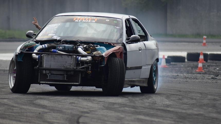 Депутаты хотят приравнять дрифт к опасному вождению