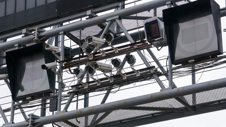 Дептранс Москвы пожаловался на снижение числа выписанных автоштрафов