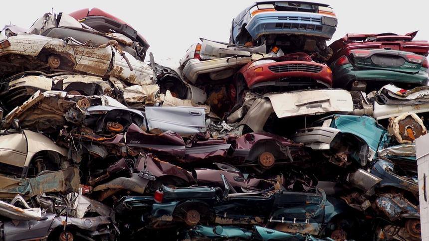 Минпромторг заявил о невозможности подсчёта заводов по утилизации машин