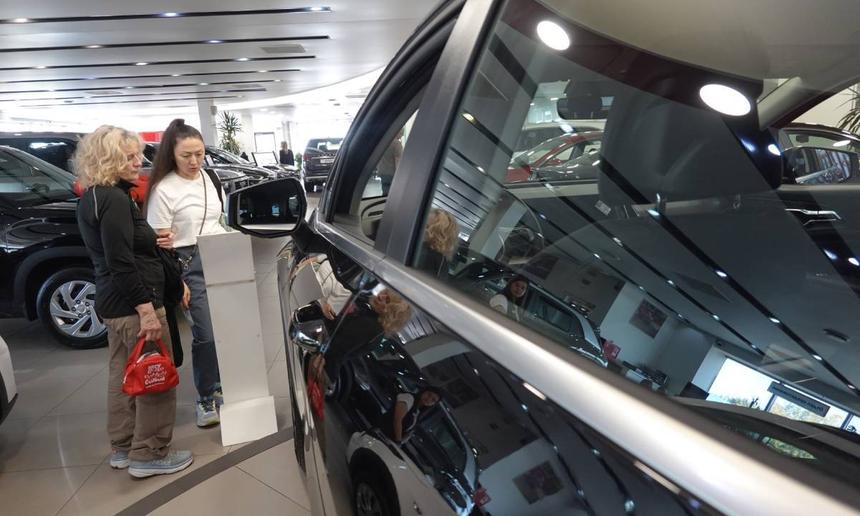 Названы самые подешевевшие в январе автомобили