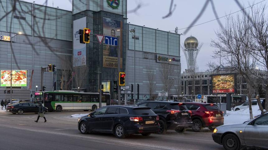 В Казахстане запретили «оскорбительные» госномера машин