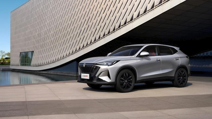 В России анонсировали появление нового кроссовера Changan