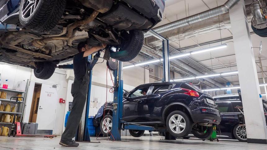 Названы самые распространённые «зимние» поломки машин россиян