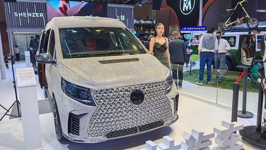 Россиян хотят заставить платить налог за покупку машин