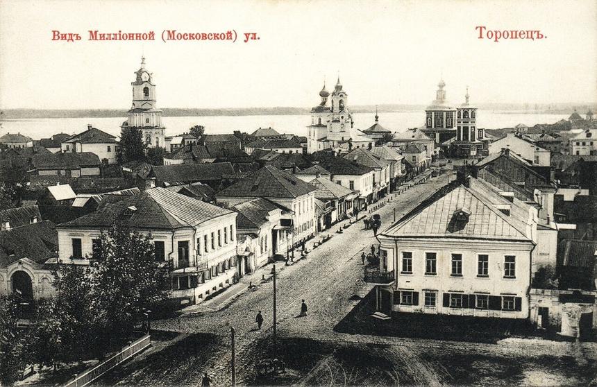 В Торопце 14 храмов и монастырь, а также улица купеческих домов в стиле «торопецкого барокко»